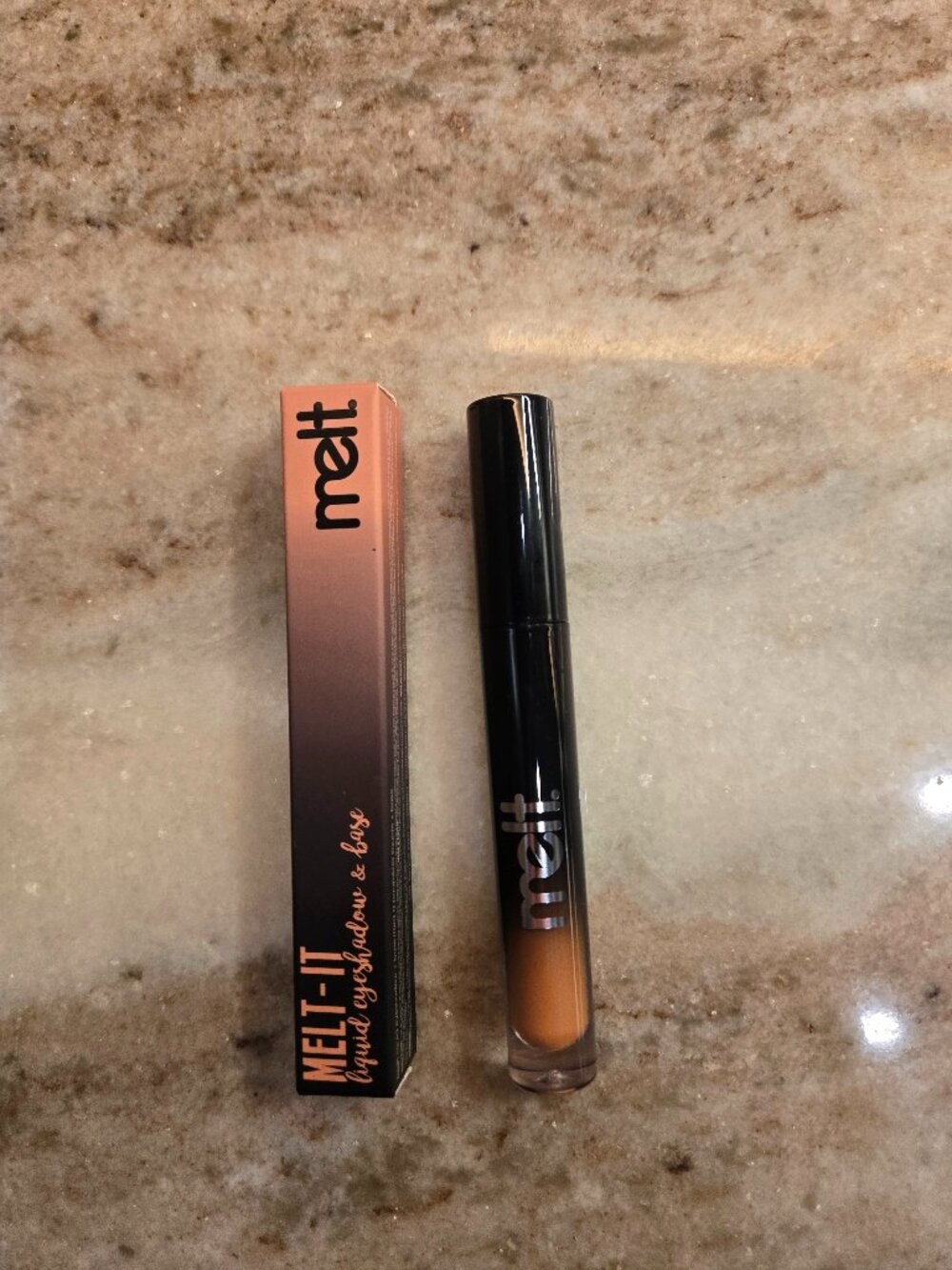 NIB Melt-It-Liquid Eyeshadow & Base